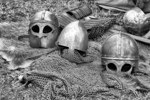 Det är först i efterhand vi får svaret om vallgraven var tillräcklig för att hålla fienden på avstånd.